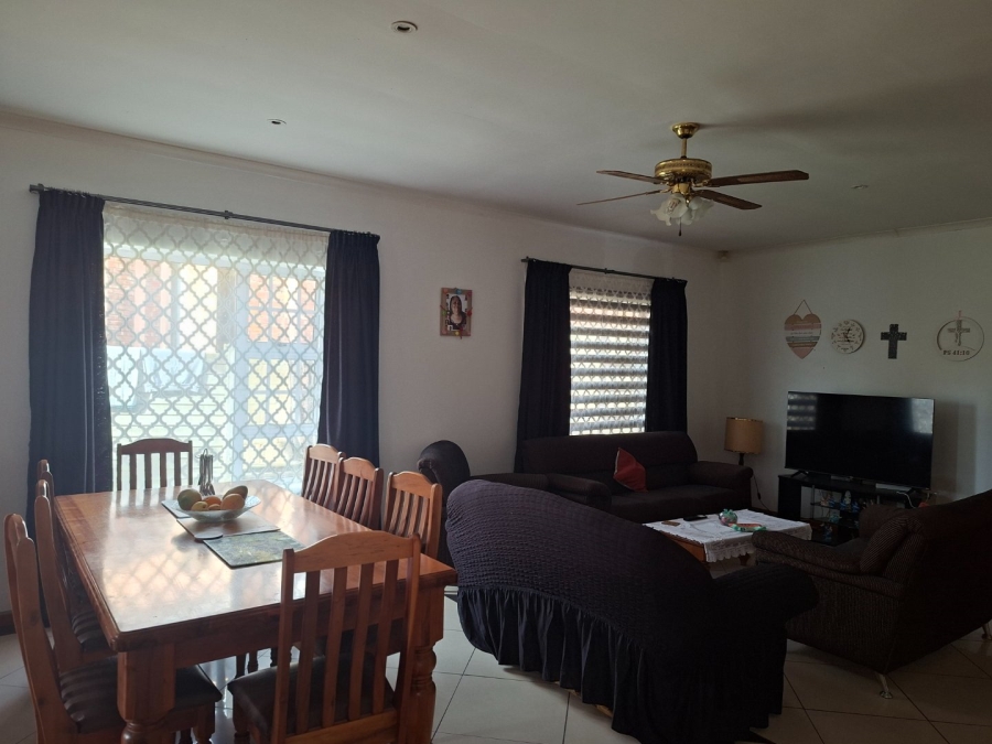 3 Bedroom Property for Sale in Levallia Western Cape
